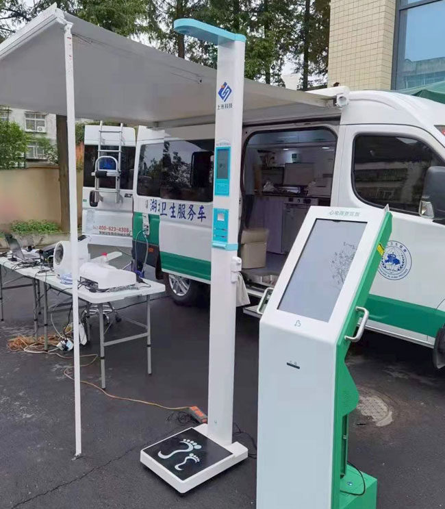 移動醫(yī)療衛(wèi)生服務(wù)車使用現(xiàn)場.jpg 移動醫(yī)療衛(wèi)生服務(wù)車使用現(xiàn)場.jpg